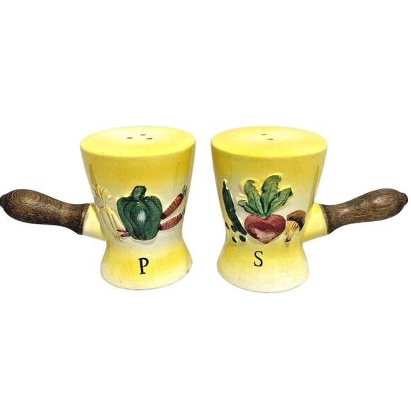 Vintage Mid Century ceramic salt & pepper shakers Commodore Japan wood handles - Picture 2 of 8